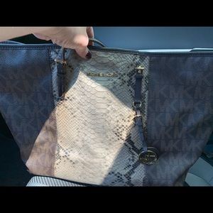 Michael kors tote